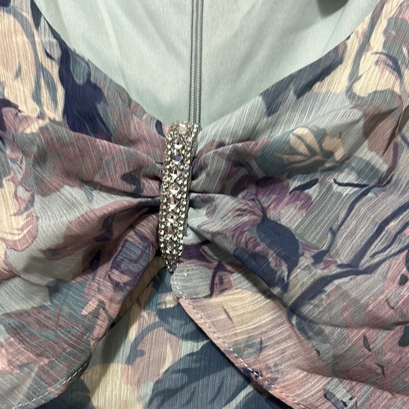 R&M Richards Blue Green Flutter Sleeve V-Neck Gown - Picture 6 of 10